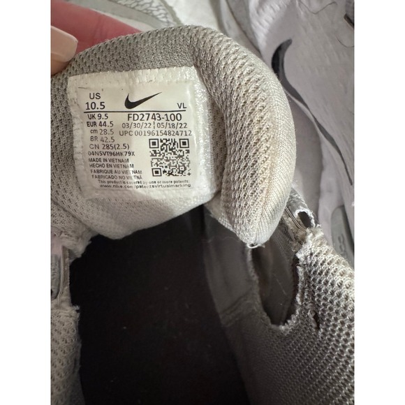 Nike turf, baseball shoes, size men's 10 1/2, 10.5 turf cleates - Picture 4 of 7